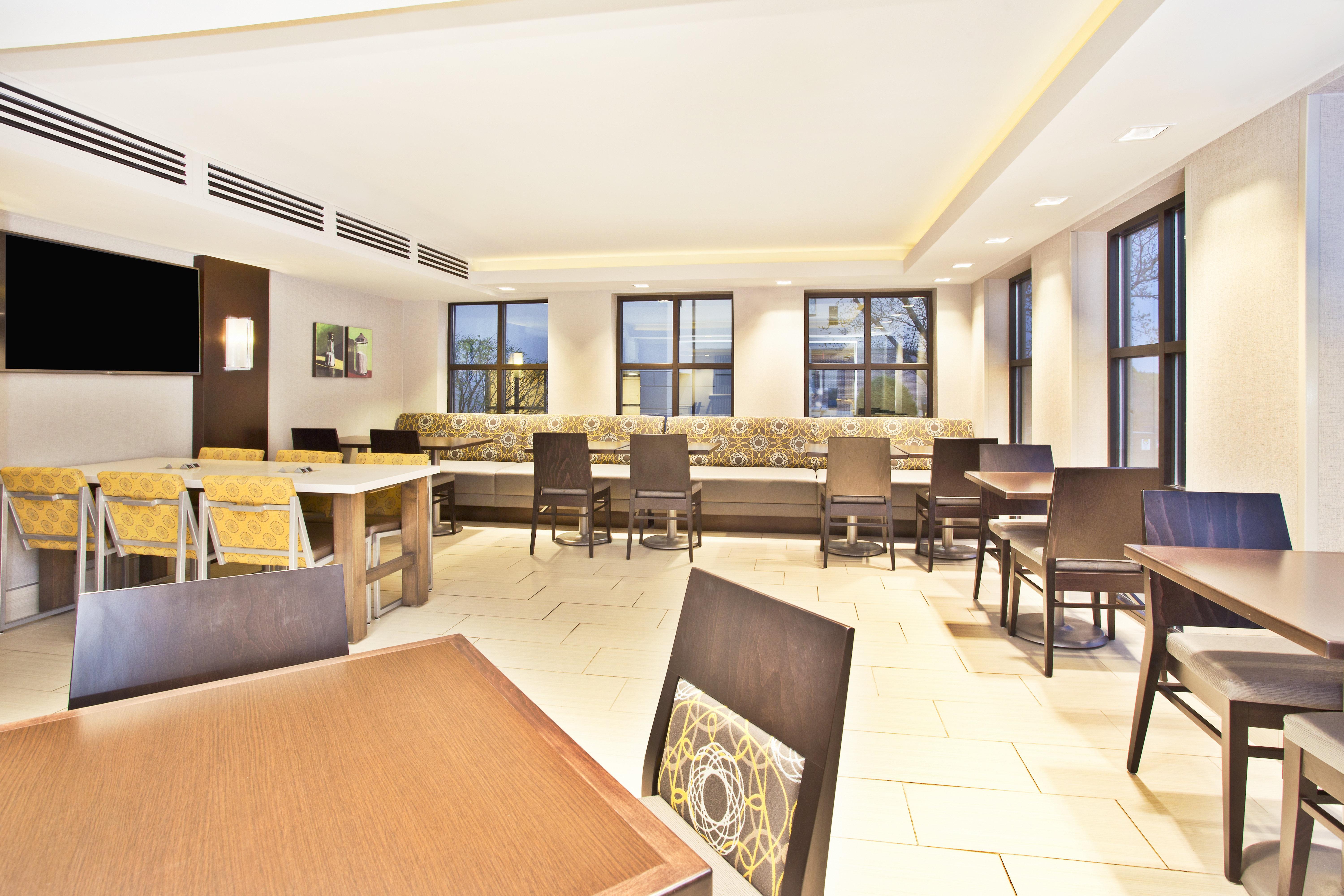 Holiday Inn Express Boston-Waltham By Ihg Ngoại thất bức ảnh