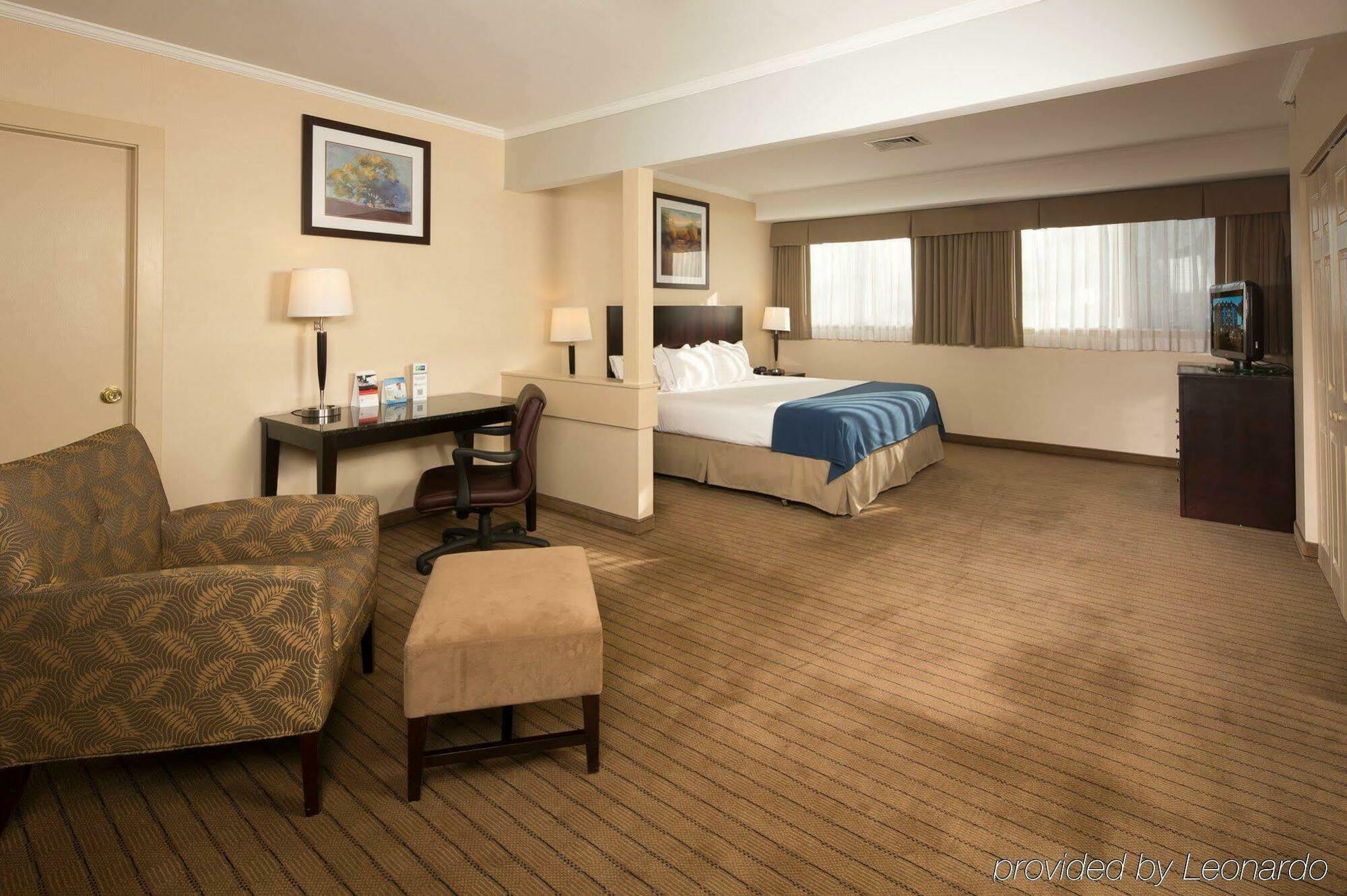 Holiday Inn Express Boston-Waltham By Ihg Ngoại thất bức ảnh