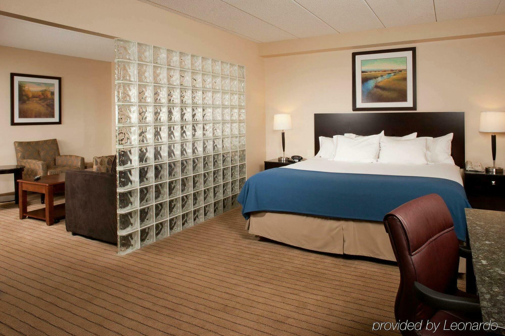 Holiday Inn Express Boston-Waltham By Ihg Ngoại thất bức ảnh