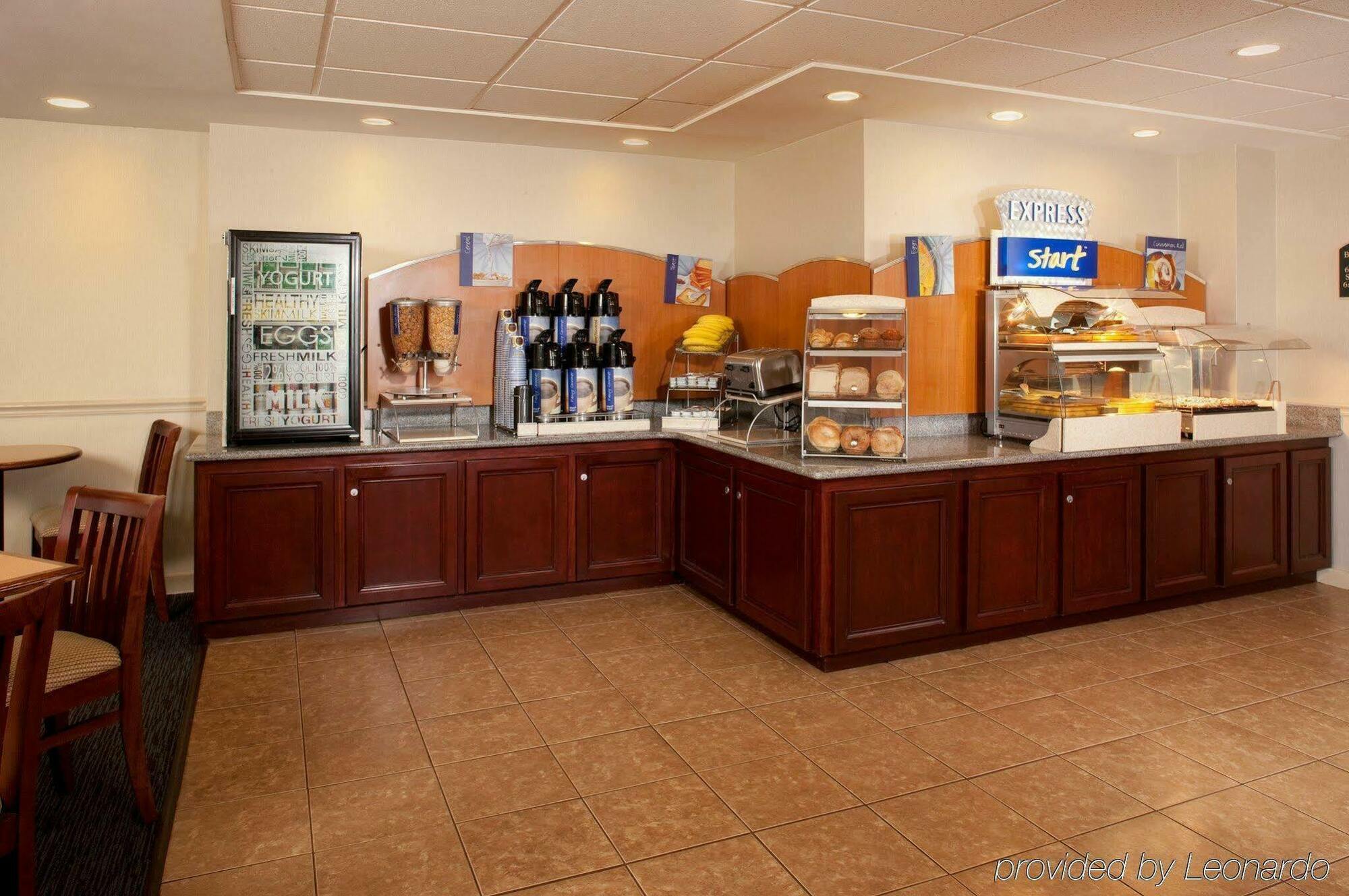 Holiday Inn Express Boston-Waltham By Ihg Nhà hàng bức ảnh